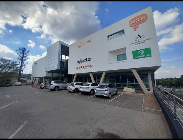 241M² OFFICE TO LET IN FOURWAYS